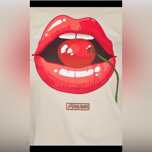 Cherry Lips Graphic T-shirt Fashion Nova - Picture 4 of 4